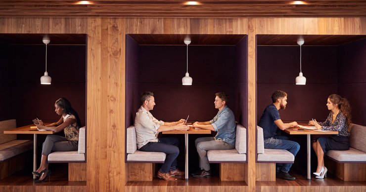 От силозен манталитет към синергия: Как лидерите могат да преобразят работния процес